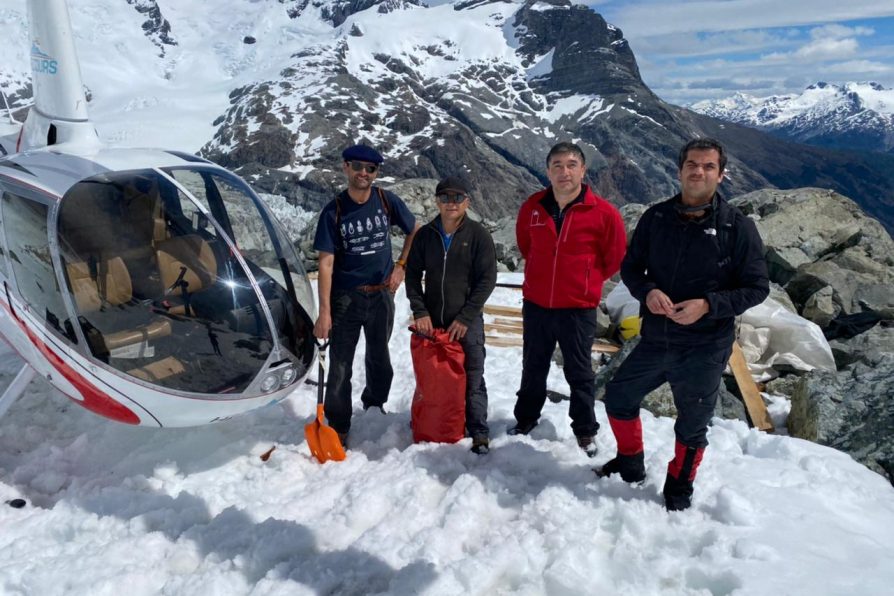 DPP Capitán Prat y Mop Aysén visitan plataforma de monitorio en Glaciar Calluqueo