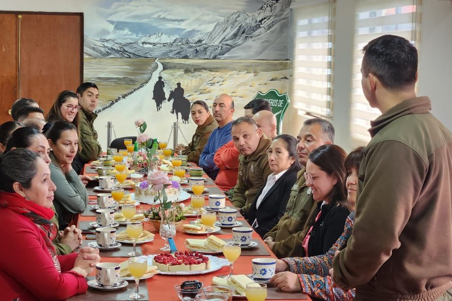 Carabineros de la 4ta Comisaría de Cochrane rinde homenaje a mujeres de la institución en el Día Internacional de la Mujer