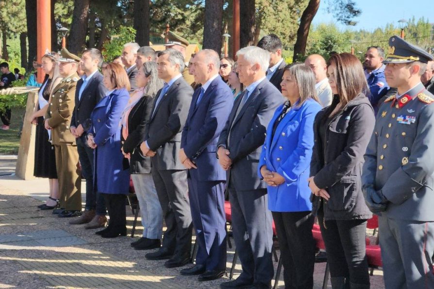 Cochrane conmemora 71 años de historia con una gran fiesta cívica y reafirmación del compromiso gubernamental