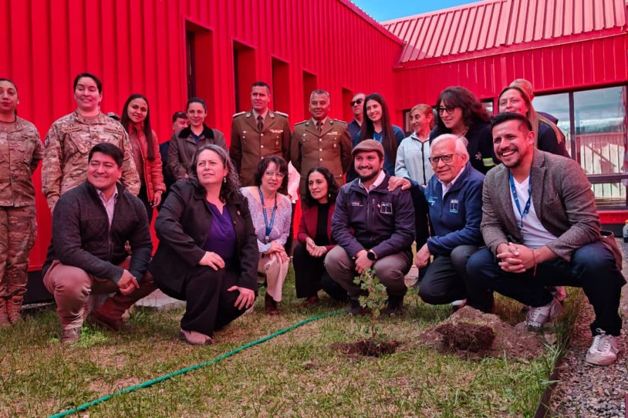 Hospital Lord Cochrane inaugura nuevas calderas a gas y autoridades revisan avance de la sala mortuoria