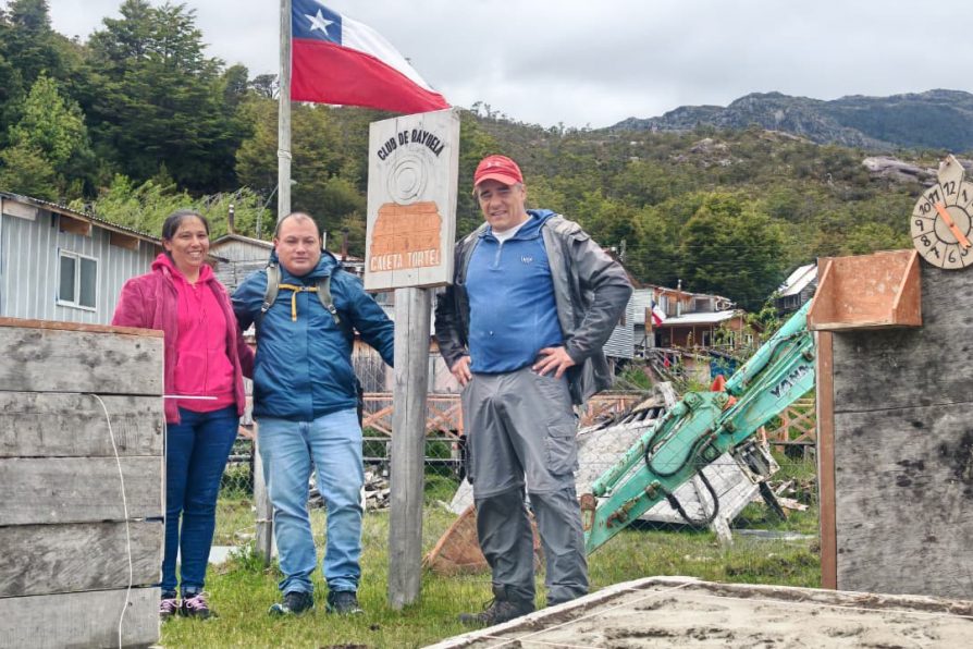 Gobierno supervisa ejecución de proyectos FONDES 2025 en Caleta Tortel, fortaleciendo el tejido social de la comuna